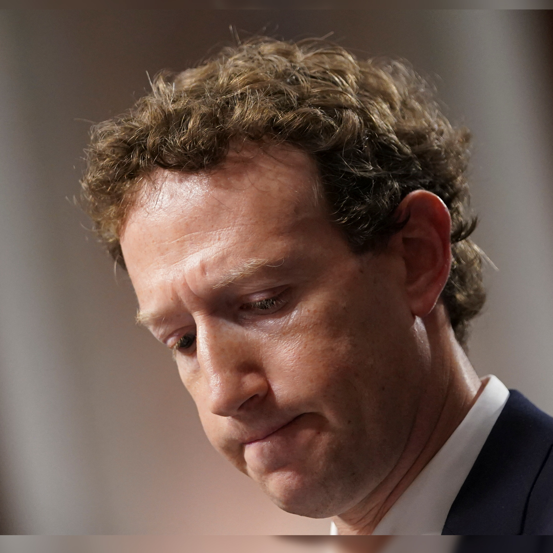 In a hearing on online dangers for children at the US Congress, Meta CEO Mark Zuckerberg was made to stand up and apologize to the families of victims who suffered on social media.