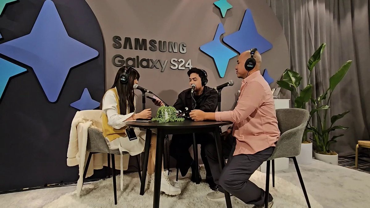 GIVEAWAY E-WALLET🥳 Which feature that make it easier to talk to the natives? Clue: You'll never be lost in translation again when travelling✨✨ Find the answer at Detik YouTube channel & don’t forget to reply your answers with #GalaxyS24 Series & #GalaxyS24xDetikcom ✨