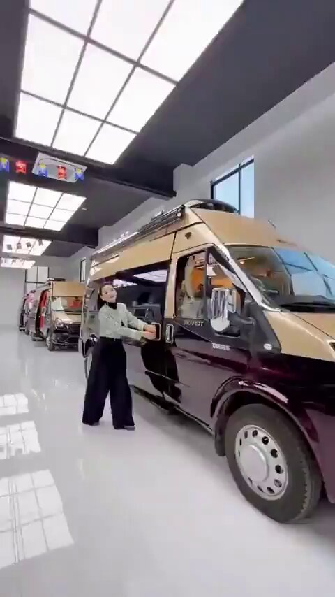 什么GL8，埃尔法之类的真的不行，大凡中国企业认真卷，分分钟卷死，毫不留情。
