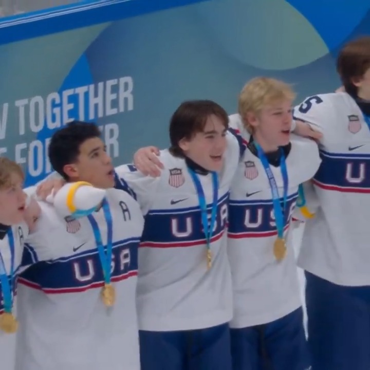 What a feeling. 🥇 The U.S. men's hockey team belted out the national anthem after receiving their gold medals at the Youth Winter Olympics. #Gangwon2024