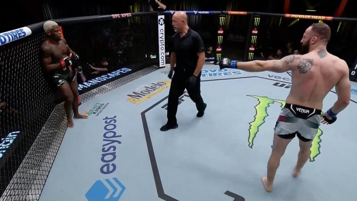 That time Roman Dolidze made Phil Hawes’ knee give out and sealed the deal with a three punch combo 😬 #UFCVegas85 | Saturday, 10PM | TNT Sports &amp; discovery+