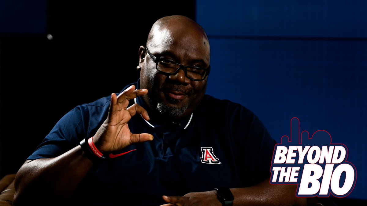 Next up on 𝘽𝙀𝙔𝙊𝙉𝘿 𝙏𝙃𝙀 𝘽𝙄𝙊, Assistant Head Coach and Running Backs Coach Alonzo “Zo” Carter!