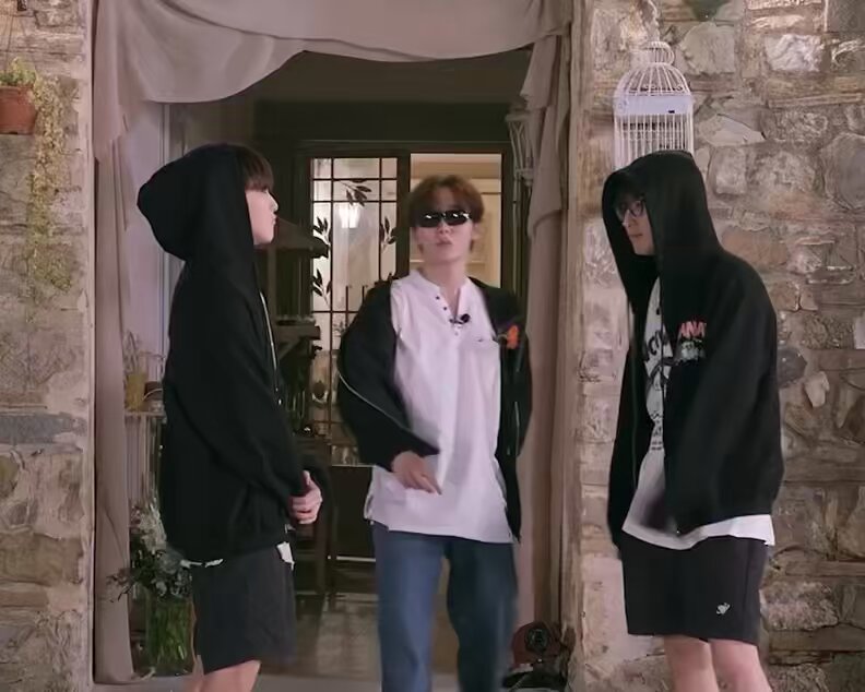 one of a kind (wonwoo, seungkwan, and hoshi) team’s smoke challenge 🔥