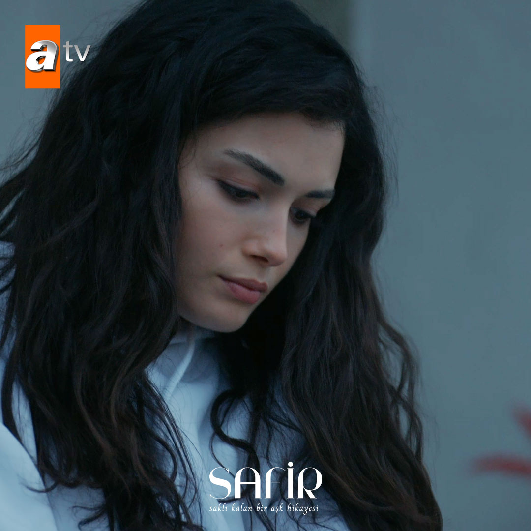Sevdiğini tanımak böyle bir şey… 🥺 #Safir ‘Saklı Kalan Bir Aşk Hikayesi’ yeni bölümüyle Pazartesi 20.00’de #atv’de. 💠 atv