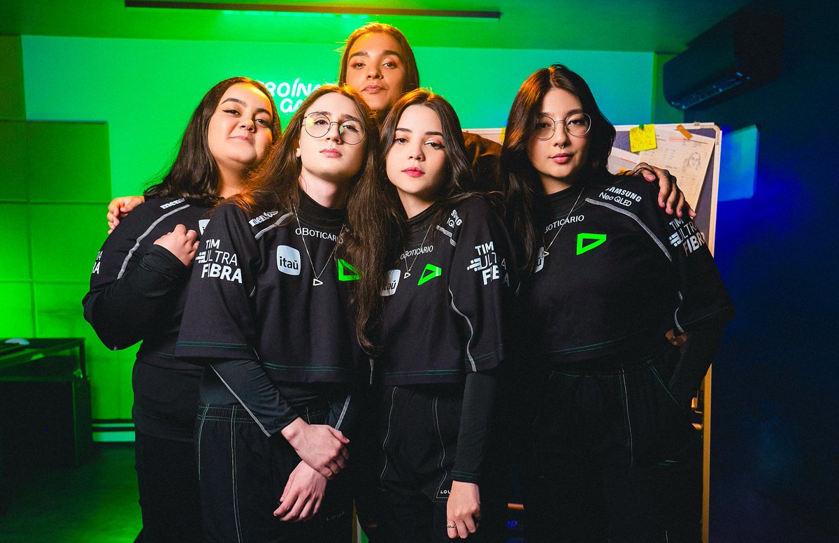 Deem boas-vindas às novas integrantes: @loud_antg e @loud_waved! A LOUD VALORANT Inclusiva está oficialmente pronta para 2024! Certo, Boti Real Oficial? 💚🥰 ANTG E WAVED NA LOUD