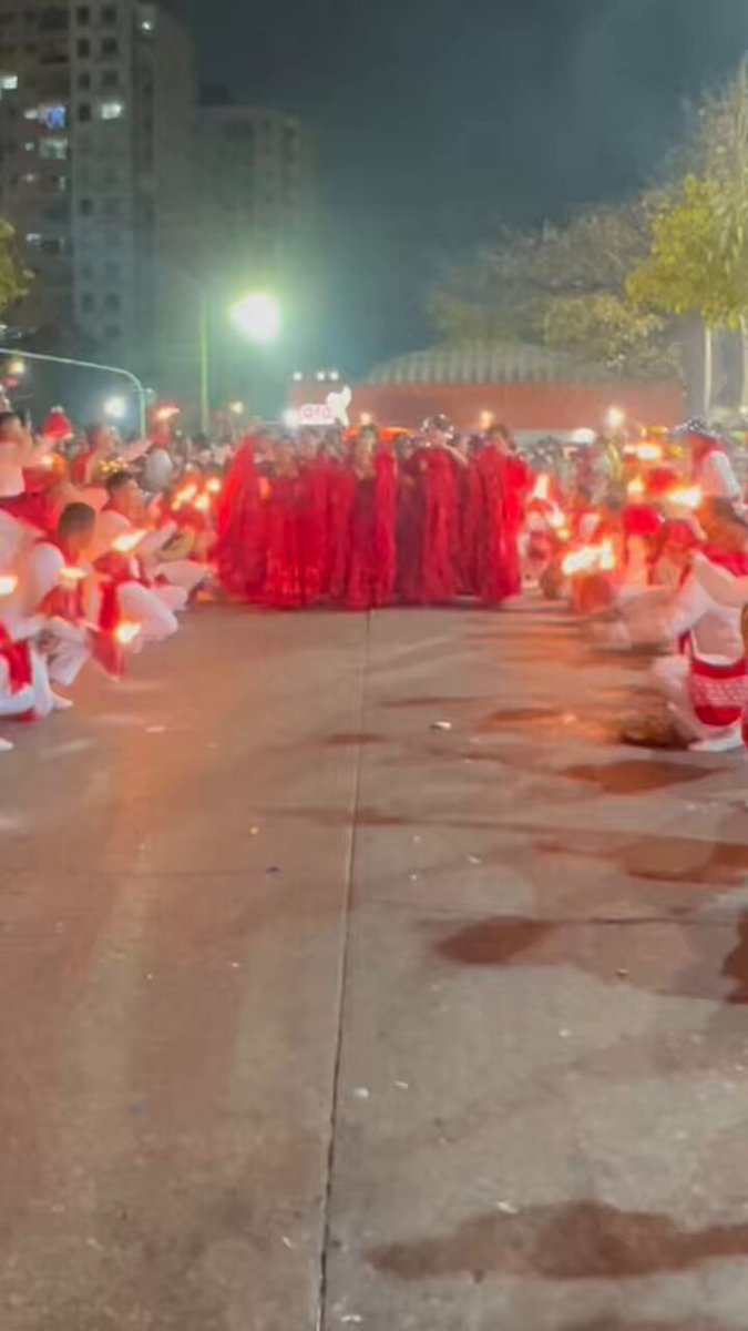 ¡Desde el corazón del barrio Olaya, llega CumbiambaLaGigantona a la #Guacherna2024! ❤️🎶. Cumbia, para los cumbiamberos y carnavaleros. 👏🏽👏🏽👏🏽 #OrgulloDeCiudad.