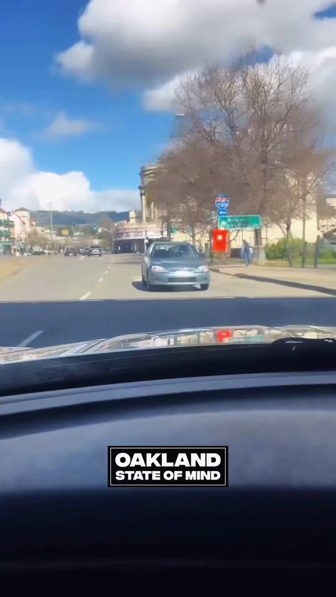 Man drove backwards onto the freeway in Oakland, California 😳