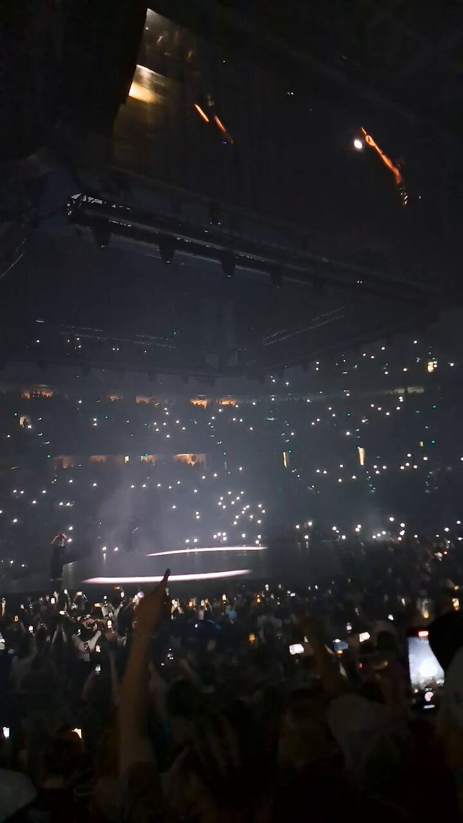 Cole and Drizzy link up for "In The Morning" 🦉 #ItsAllABlurTour
