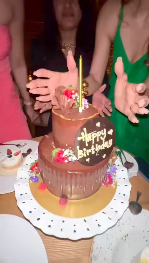 Who needs a normal birthday when my friends go from statues to singing sensations just to spice up my cake-cutting? Drama level: Cake-worthy! 🎂🥳🍾🎉 ❤️ 📷 n concept : Jiju 😅 Raj Kundra u really come up with the best ones ! SHILPA SHETTY KUNDRA