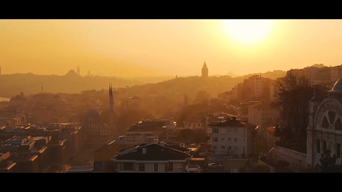 “Dünyada bir eşin, bir benzerin yok.” İstanbul’umuzun eşsiz güzelliğini anlatan Orhan Gencebay’ın şarkısını dinlediniz mi? Teşekkürler Orhan Baba :)