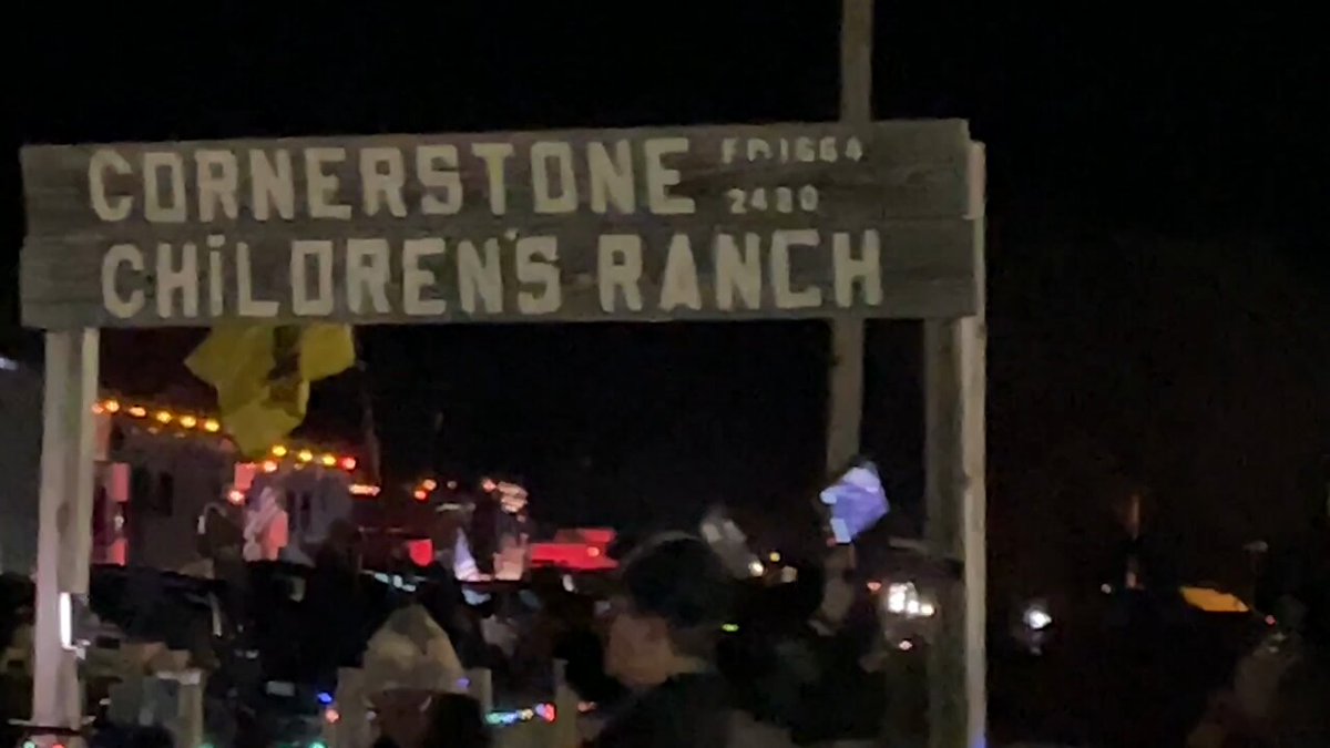 TX: The “Gods Army” convoy arrived to the Cornerstone Children’s ranch in Quemado, Texas—About 20 miles outside of Eagle Pass—But still directly on the border. The Kinney County Sheriff tells me around 300 vehicles in all were in the convoy—He says he shut down the roadway and provided them an escort as they rolled through his small neighboring county. A band was gearing up to get started as I was leaving around 9:30. @StephNewsNation will take it from here!