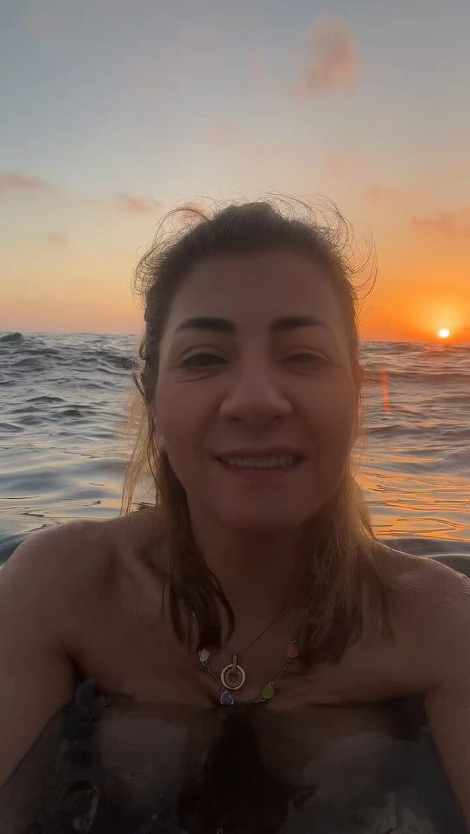 Sunrise skinny dip/swim is the best. It’s so enjoyable and refreshing. Make it your daily routine in your daily life or holiday and you would never regret it. #skinnydip #naturism #bodyfreedom