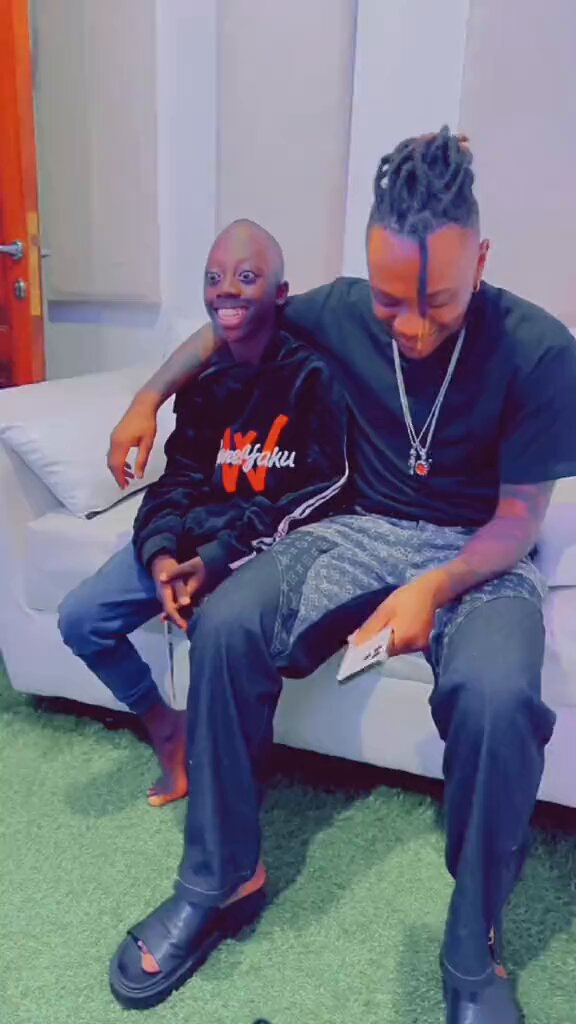 Fik Fameica gifts Rango Tenge Tenge an iPhone 14 for helping him promote his recent concert through a video they did together! 🫶🏽