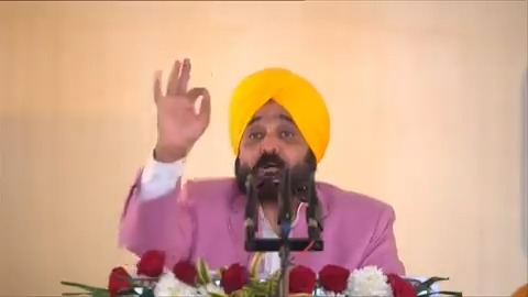ਗੋਆ 'ਚ ਸਭ ਤੋਂ ਮਹਿੰਗੀ ਬੀਚ 'ਤੇ ਲਗਭਗ 9 ਏਕੜ ਜ਼ਮੀਨ ਪੰਜਾਬ ਦੀ ਪਈ ਹੈ ਜਿਸ ਨੂੰ ਪਿੱਛਲਿਆਂ ਨੇ ਮਹਿਜ਼ 13 ਲੱਖ ਰੁਪਏ ਸਾਲ ਦੇ ਠੇਕੇ 'ਤੇ ਦੇ ਰੱਖਿਆ ਸੀ... ਹੁਣ ਉਸ ਨੂੰ ਕੈਂਸਲ ਕਰ ਦਿੱਤਾ ਗਿਆ ਤੇ Hyatt ਵਾਲਿਆਂ ਨਾਲ ਹੋਟਲ ਬਣਾਉਣ ਲਈ ਗੱਲ ਚੱਲ ਰਹੀ ਹੈ... ਪਿੱਛਲਿਆਂ ਨੇ ਪੰਜਾਬ ਵੱਲ ਧਿਆਨ ਦੇਣ ਦੀ ਬਜਾਏ ਆਪਣੇ ਵੱਲ ਧਿਆਨ ਦਿੱਤਾ...
