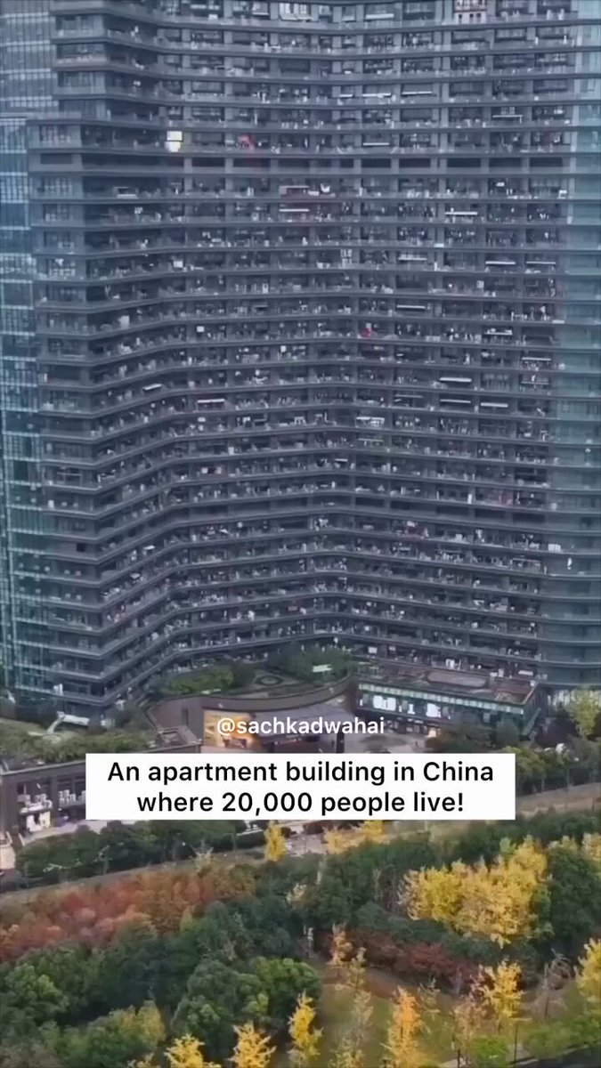 An apartment building in China where 20,000 people live 🤯