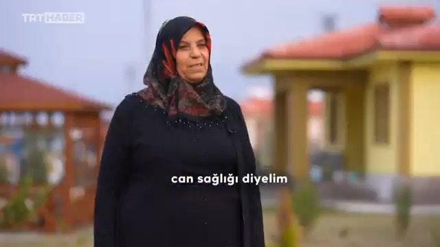 Depremzede Sümeyye Sözer yeni evinde huzurla yaşıyor: Eşyalı olacağına bir türlü inanamadık. Bize böyle bir şey sundukları için çok mutluyuz.