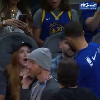Steph Curry met with Lindsay Lohan before tonight's game 🤩 (via Warriors on NBCS)