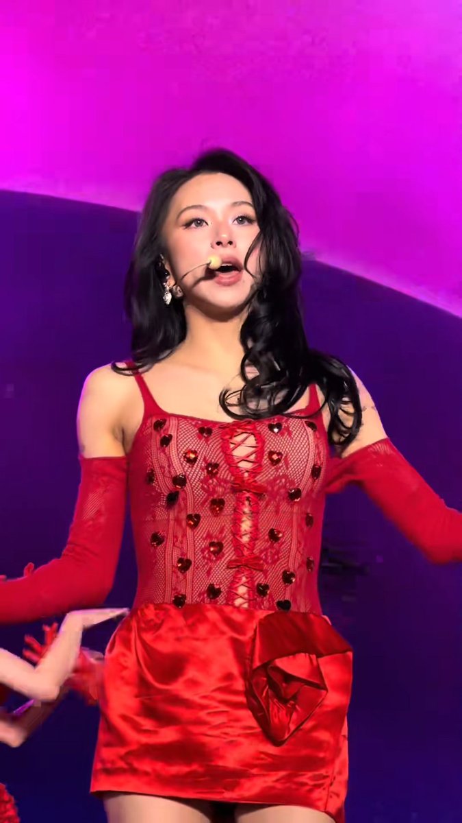 VISUAL ATTACK AFTER VISUAL ATTACK IN THESE RED FITS 🫠