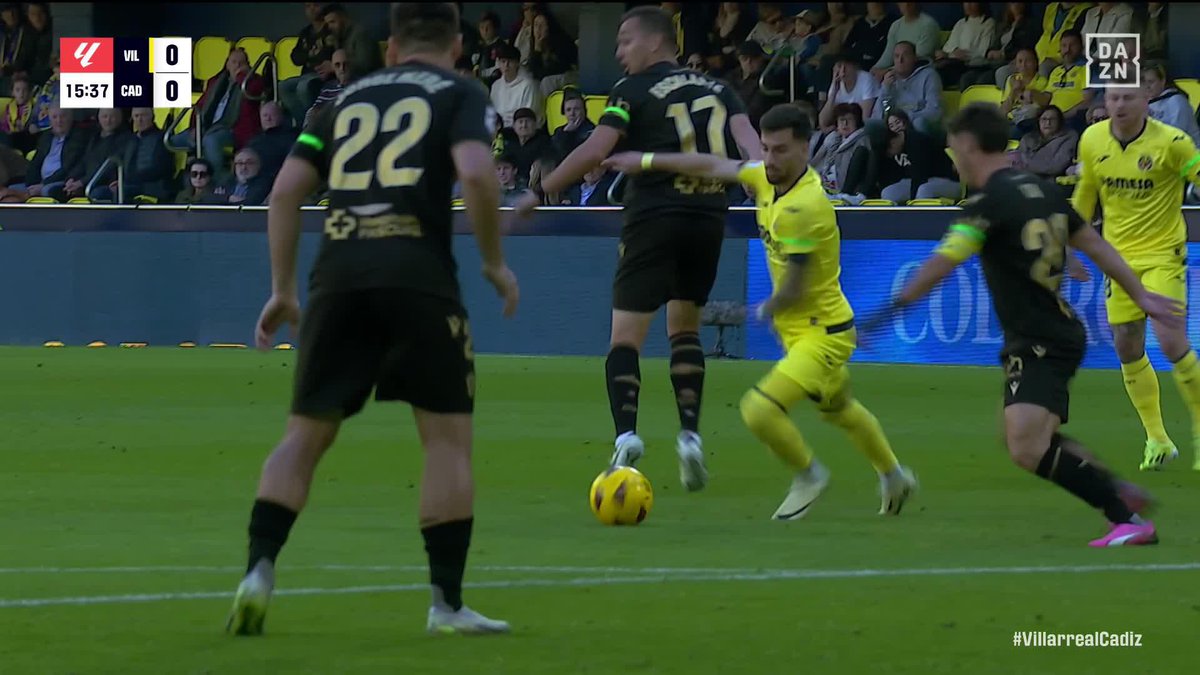 Menuda OBRA DE ARTE de Álex Baena 🤩😯 ¡DOBLE CAÑO en la frontal del área! ¡Qué delicatessen! #LALIGAenDAZN ⚽️