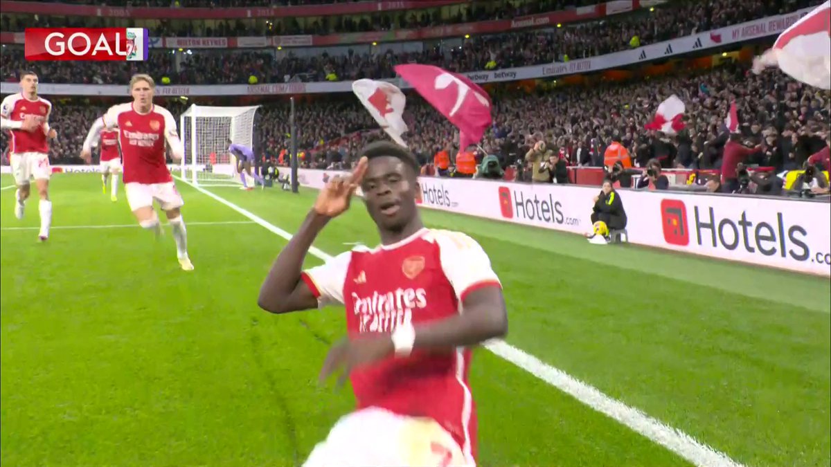 Saka gives Arsenal the LEAD! 🔴 What a touch, what a finish! 👏