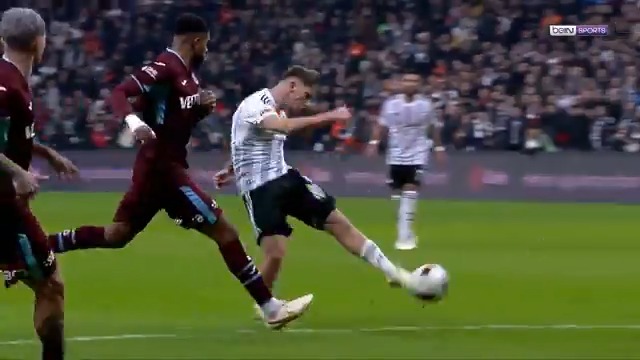 Uğurcan Çakır'ı izleyin