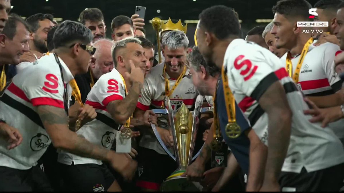 Comemore, torcedor tricolor! O São Paulo é campeão da Supercopa do Brasil!