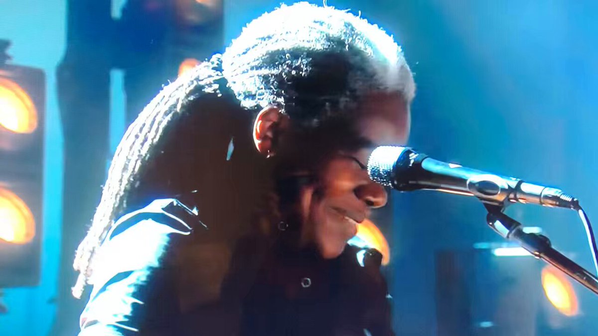 #TracyChapman joins Luke Combs 🎤 on stage for a performance of “Fast Car” at the #GRAMMYs