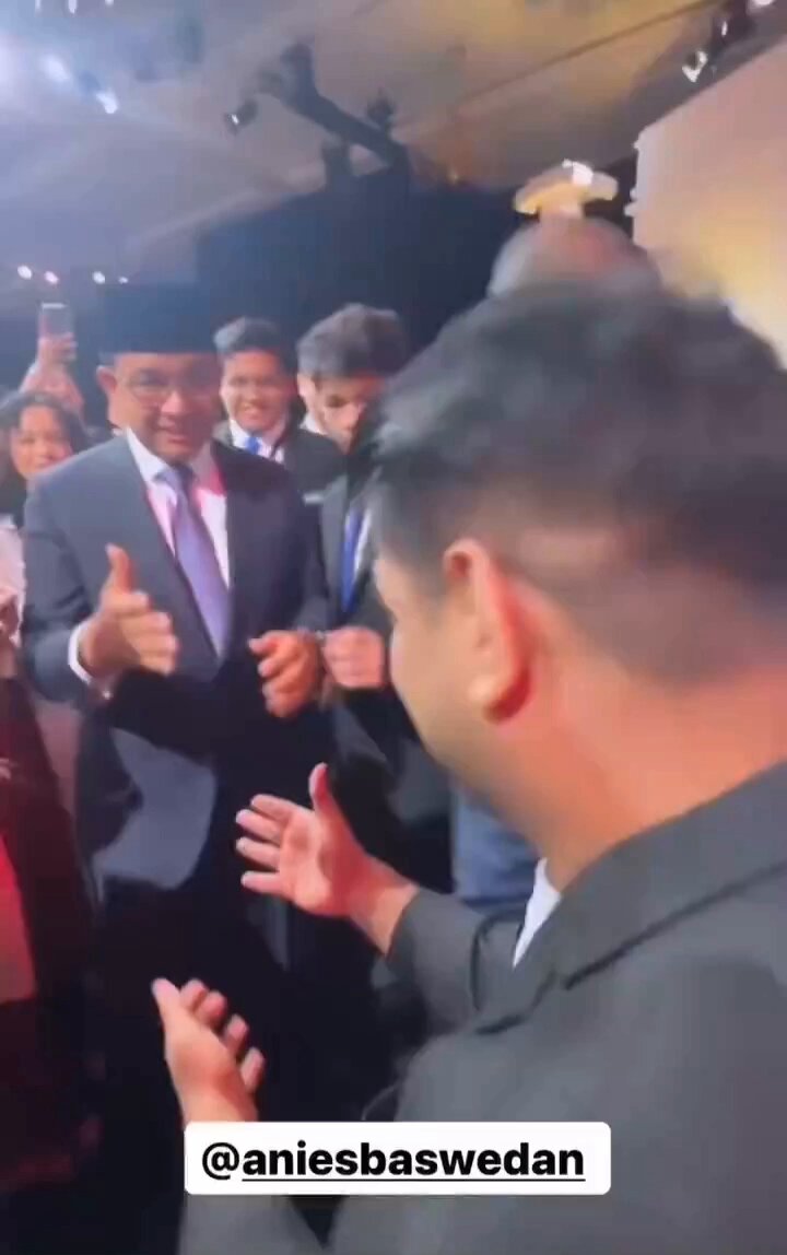 Emosi paling stabil, tidak terpancing merendahkan lawan debat, dekat dg rakyat serta kinerjanya memuaskan.. Pemimpin spek idaman setuju retweet!!