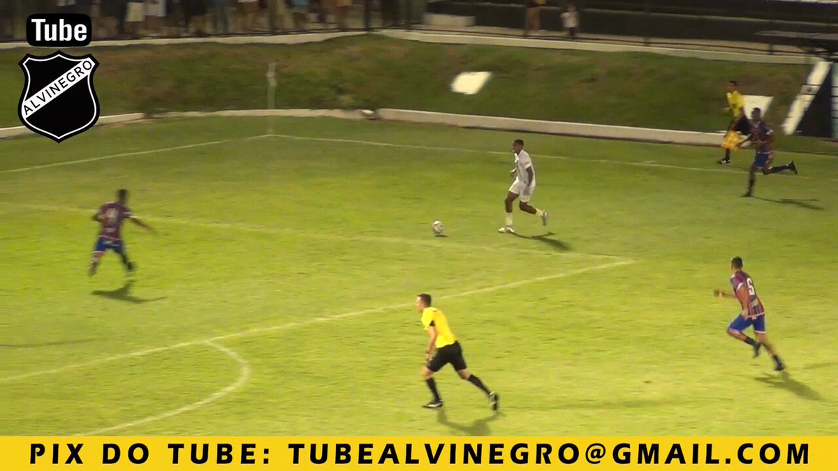 Nada supera o futebol brasileiro. - MAC ganhando o jogo por 2x1 do ABC até os 48Min do 2° tempo. - Goleiro deve a bola. - Companheiro de time vai lá e dá dois tapas na bola dentro da pequena área. - Árbitro marca pênalti. - ABC empata a partida