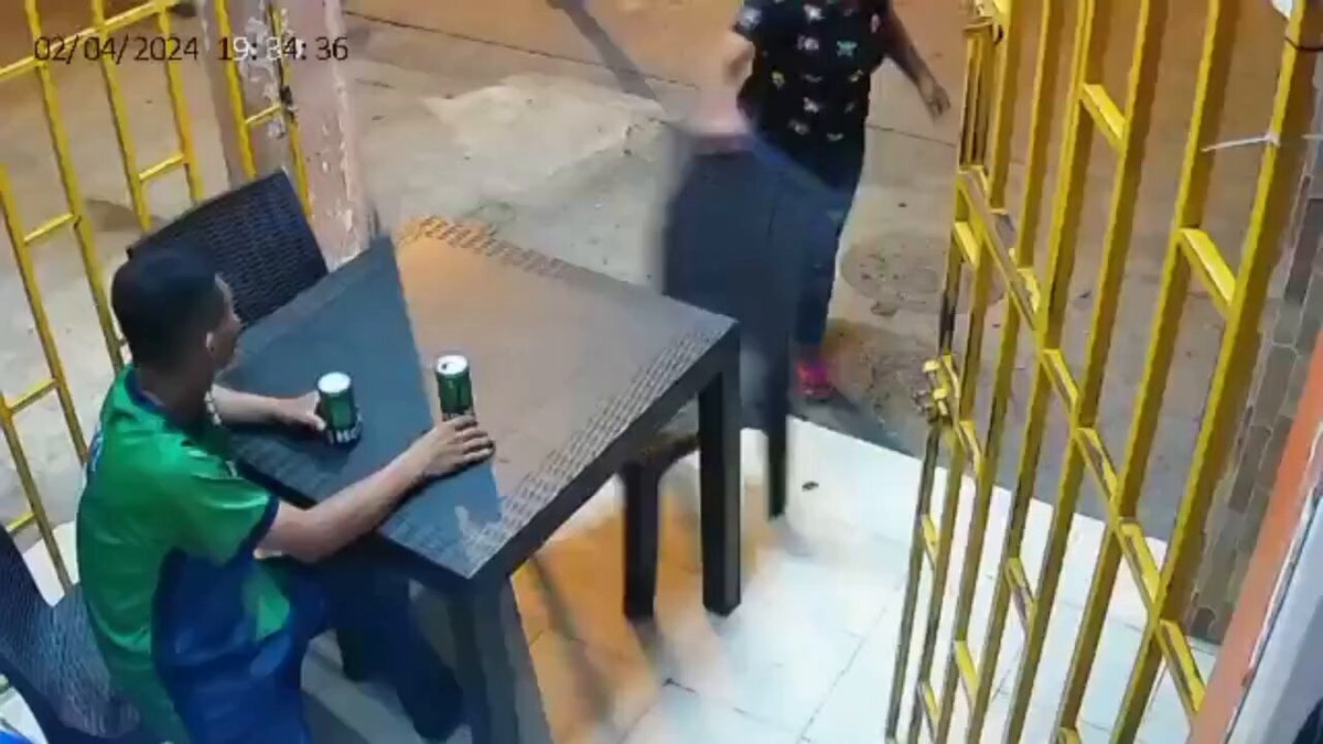 #Guayaquil Se fue a tomar unas cervezas sin pedir permiso y le cayó la ley 😔