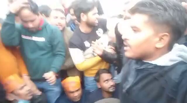 प्राथमिक शिक्षकभर्ती निकलवाने हेतु पुनः आंदोलन शुरू हो चुका है, सभी साथी आज धरने में अवश्य पहुचें। उत्तर प्रदेश में 5 साल से #प्राथमिकशिक्षकभर्ती नहीं आई है लाखों अभ्यर्थी TET/CTET पास करके बेरोज़गारी का दंश झेल रहे हैं लेकिन ये सरकार बेरोजगारी का दर्द नहीं समझ रही उत्तर प्रदेश डीएलएड( बीटीसी) बेरोजगार संघ