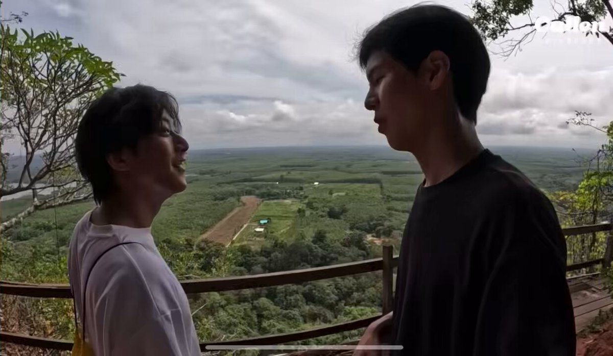 พี่จองบอกอายเด็กที่ปีนเร็ว ดูไม่กลัวเลย คัลแลนเลยบอก ตอนเด็กเราไม่กลัวอะไรอยู่แล้ว เพราะไม่รู้ว่ามันอันตราย แต่ตอนนี้เราโตจนรู้ว่าอะไรเป็นอะไรเราเลยกลัว เค้าพูดดีมากจนไปเสิร์ชว่าอายุเท่าไหร่เลยอะ ละคือสามสิบกว่าแล้ว นี่สินะผู้ใหญ่ เพราะเราโตแล้วนี่แหละเราถึงกลัว ปลดล็อคมากกกกㅠㅠ