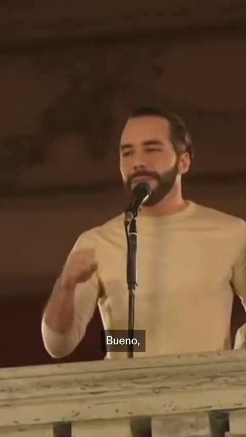 Vídeo | Nayib Bukele, presidente de El Salvador, ha cargado contra EL PAÍS en su discurso tras declararse ganador de las elecciones con el 85% de los votos. “¿Por qué va a venir un periodista español a decirnos lo que los salvadoreños tenemos que hacer?”