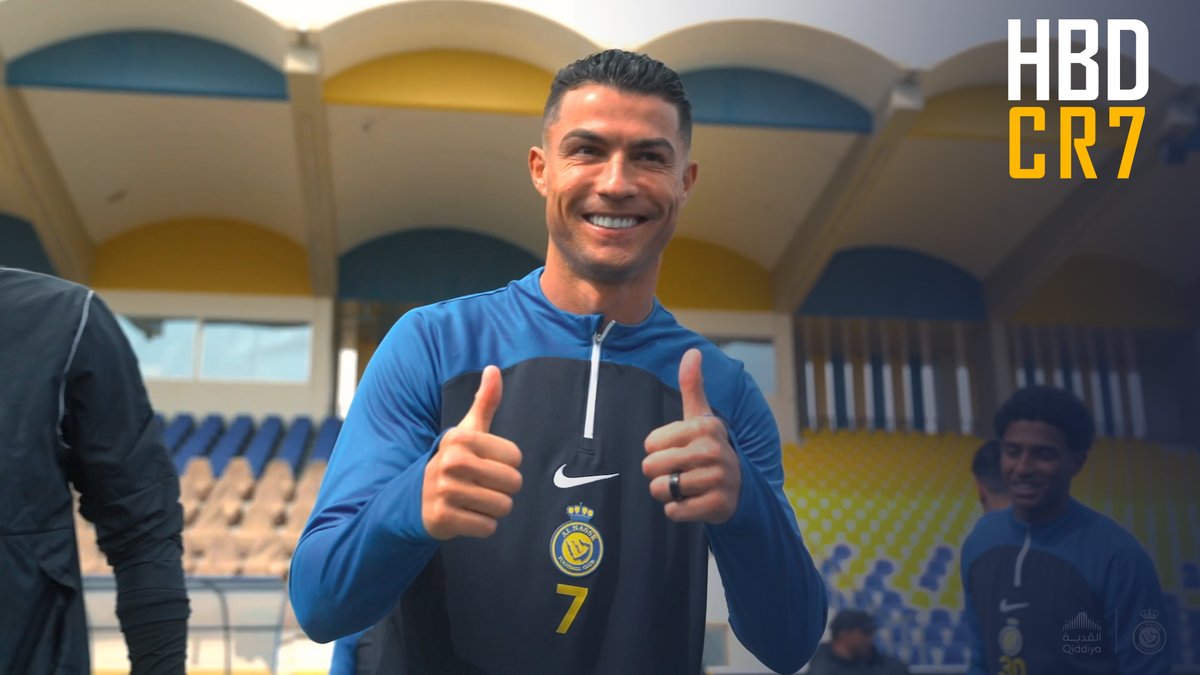 🎂 سنة جديـدة للتاريخـي 🤩 نجـوم #النصر يحتفلون بقائدهـم 💛