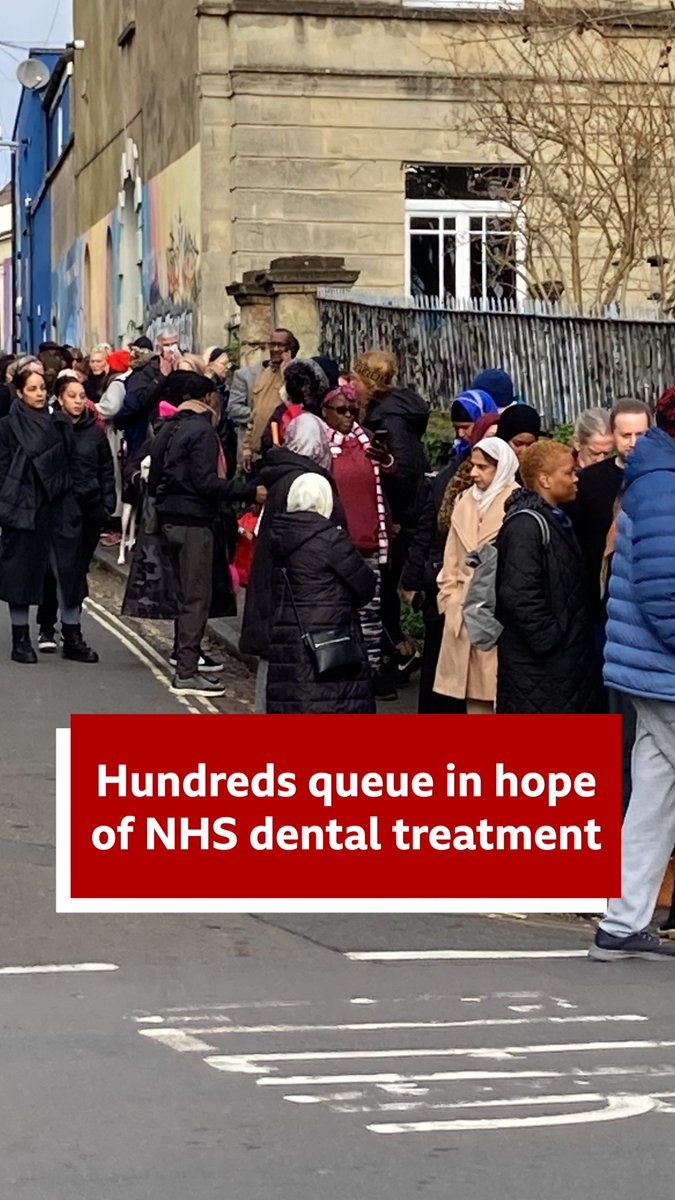 "It just points to the need for NHS dentistry." Around 800 people queued outside this new dental practice in #Bristol today - hoping to register as an NHS patient. 📍 St Pauls Dental Practice 📲 Story here ➡️