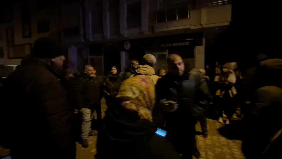 6 Şubat depreminin ardından 1 yıl geçti. Depremin yıl dönümünde yitirdiklerimizi anmak için Pazarcık'tayız. #6Şubat #UnutmadıkAffetmiyoruz