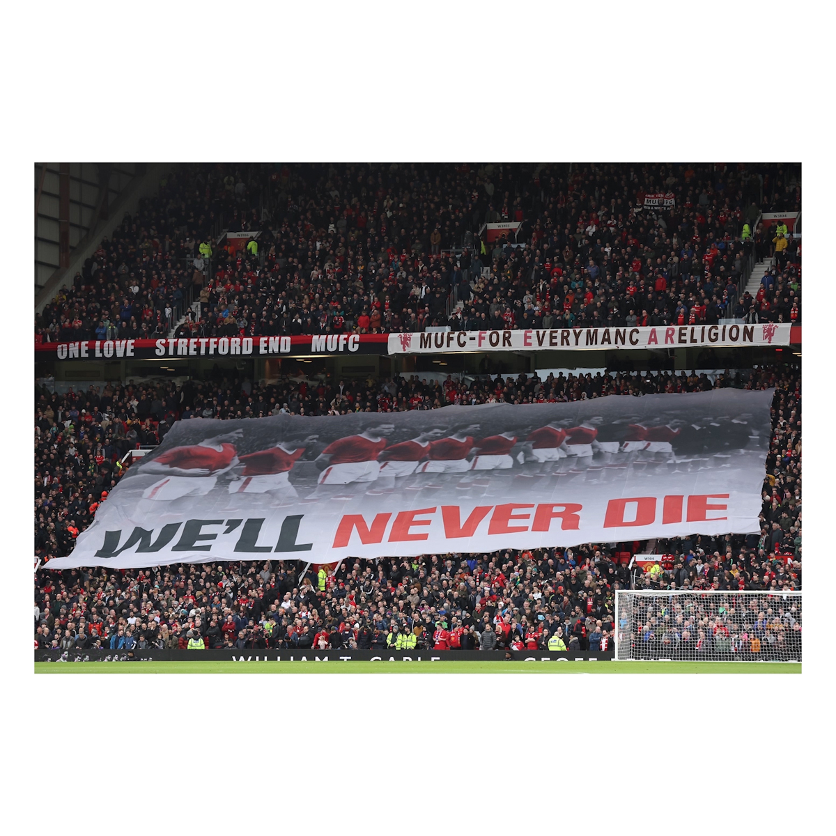 Pivotal figures of our past, present and future. Today, and always, we remember our Busby Babes: the #FlowersofManchester 🌹🕊️