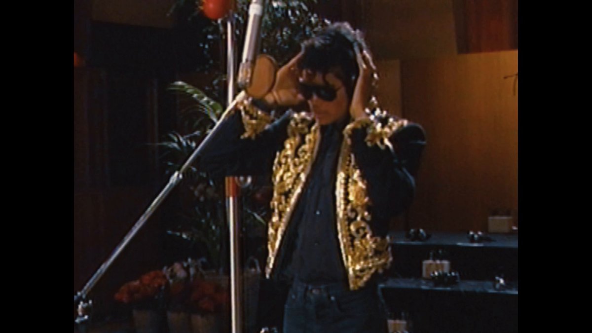 La répétition privée de Michael Jackson pour sa partie dans le tube We Are The World… Légendaire. Le documentaire THE GREATEST NIGHT IN POP, c’est dispo.
