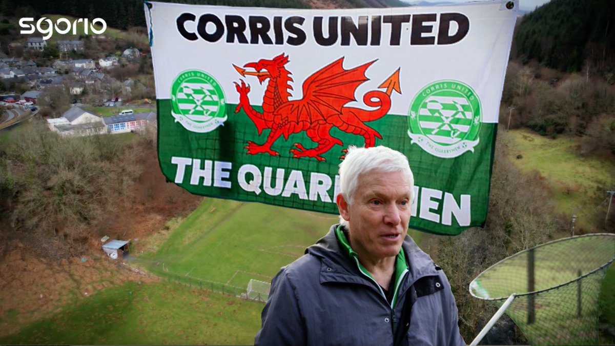 Dwi'n caru Corris! 💚 Nicky John yn ymweld â Corris United FC ar gyfer gêm rownd yr wyth olaf yng nghwpan Len &amp; Julia Newman 🏆 Nicky John visits Corris United for their Len &amp; Julia Newman Cup quarter final match against Llanilar Reserves ⚽