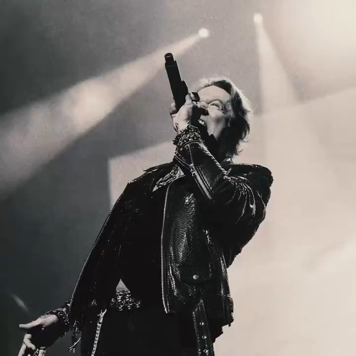 Let's hear it for the one and only, Axl Rose! Happy F'N' birthday!