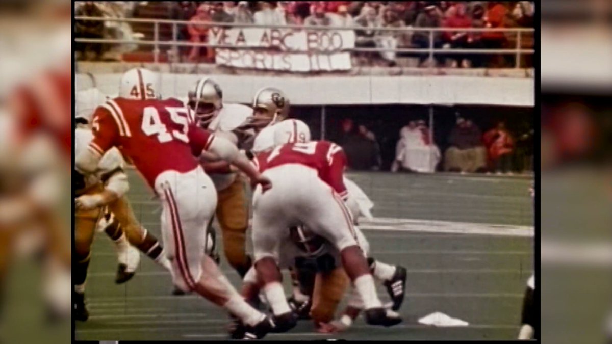 Rich Glover was the dominant play-wrecker of his time. His coach, Bob Devaney, called him "the greatest defensive player I ever saw." For Glover's three years the Nebraska Football record was 34-1-2! #BlackHistoryMonth #CollegeFootball #GBR #CFBHALL