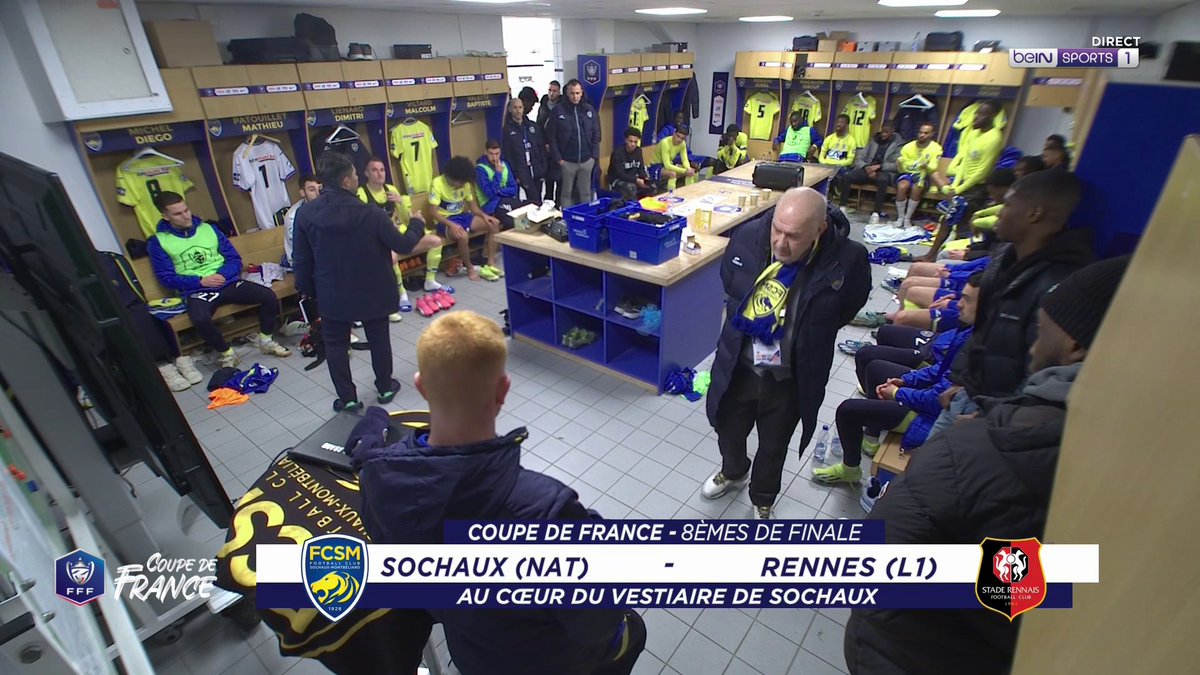 Le superbe discours du coach Oswald Tanchot qui souhaite voir Sochaux de retour en Ligue 2 en fin de saison. 💛💙 « Les gens le méritent vraiment, je suis très ému ce soir. On peut pas laisser ce club ici, on a une mission tous. » 🗣️ 🎥 beIN SPORTS