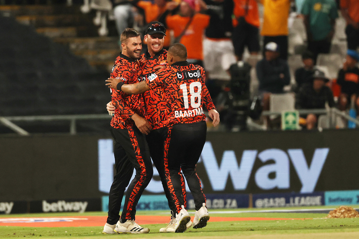 WHAT A CATCH BY MARKRAM. 🤯🔥 - One of the greatest catches in SA20 history....!!!!!