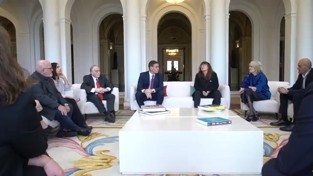 El cine español contribuye a llevar el nombre de España a lo más alto. Ha sido un placer analizar, junto a representantes de la Academia de Cine y del sector audiovisual y cinematográfico español, el gran momento que vive nuestro cine. Mucha suerte en los #Goya2024.