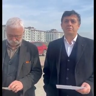 Milletvekillerimiz Saruhan Oluç ve Rüştü Tiryaki, rehin tutulan Selahattin Demirtaş'ı ziyaret etti. #Demirtaş'ın son tartışmalara ilişkin açıklaması net: Parti ile benim aramda ayrılık gayrılık yok. Halkın kafasını karıştırmaya çalışanlara kimse prim vermesin.
