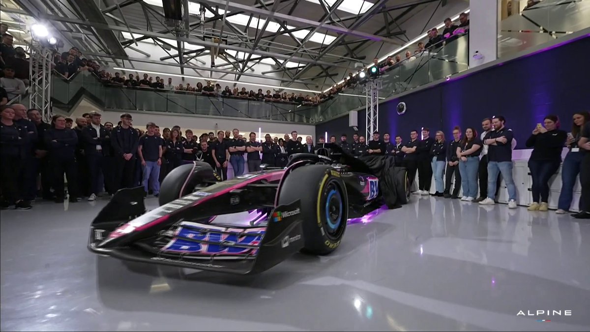 Alpine unveil their the special pink livery for the A524 🩷🆕