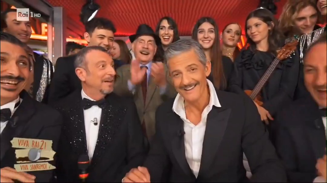 Fiorello su Travolta: "Abbiamo fatto una delle gag più terrificanti della storia della tv italiana" #vivarai2 #Sanremo2024