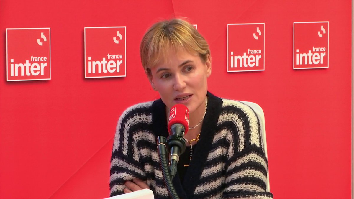 Judith Godrèche sur l'emprise exercée par Benoît Jacquot sur elle à 14 ans : "C'est comme quelqu'un qui avancerait dans votre dos, avec un plan, une vision de ce qu'il veut, et qui vous jette un grand drap noir sur la tête" #le710Inter