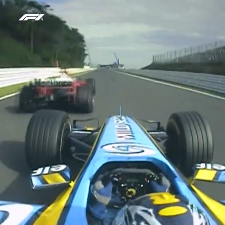 Alonso 🤜💥🤛 130R Click on the clip to see more epic overtakes by Fernando 👇 #F1 Fernando Alonso