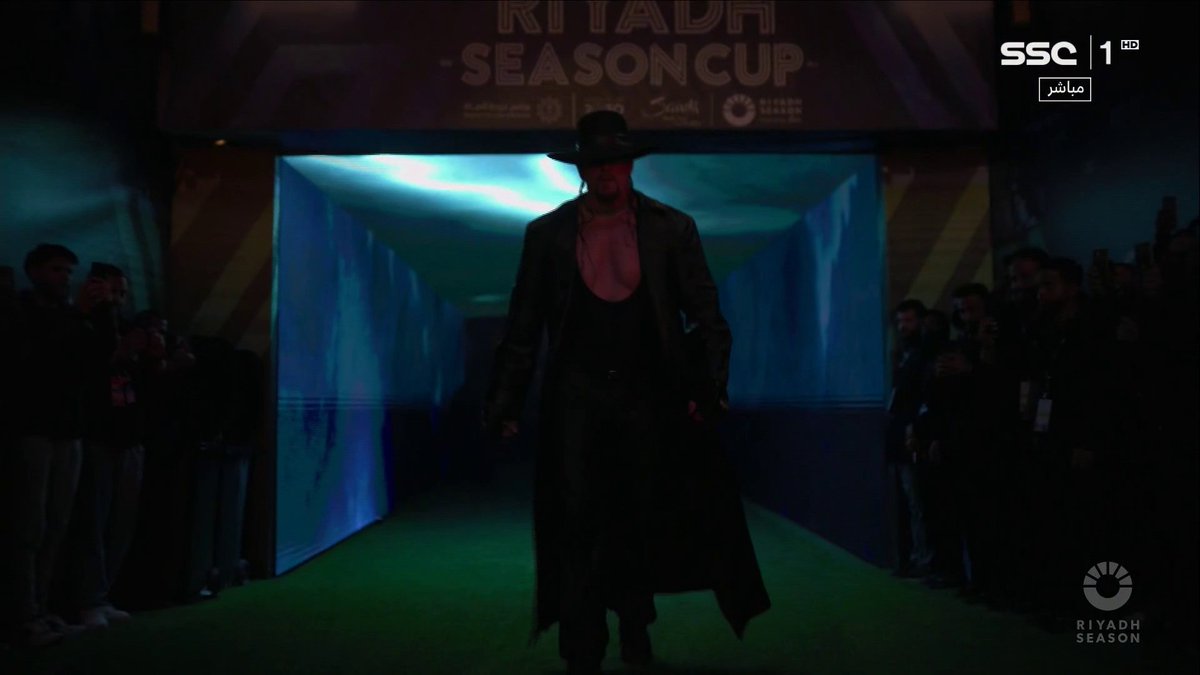 Undertaker a fait le show durant l’avant match entre Al-Hilal et Al-Nassr en Riyadh Cup. 🪦🇸🇦 🎥 SSC